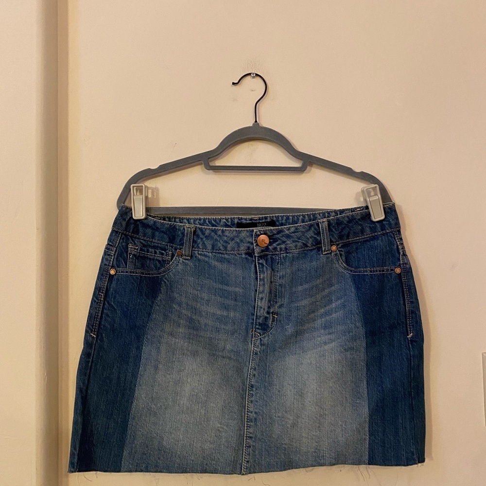 1822 Denim Two Tone Jean Mini Skirt Size 30